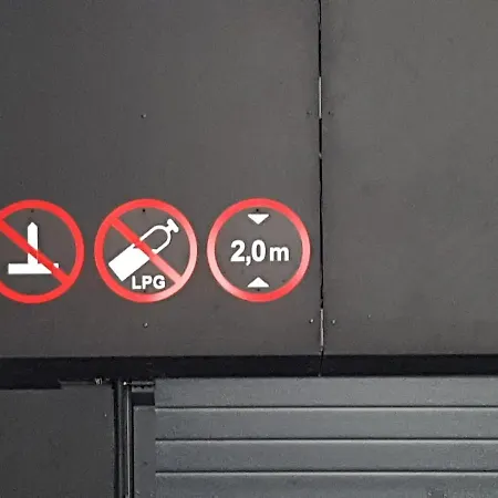 Happy Vip, Self Check-in-24/7, A/c, Parking-in-the-undergruond-garage Apartment *