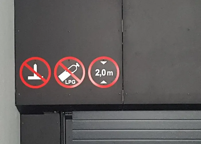 Happy Vip, Self Check-in-24x7, A-c, Parking-in-the-underground-garage דירה *