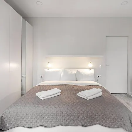 Apartament Happy Vip, Self Check-in-24x7, A-c, Parking-in-the-underground-garage Wilno